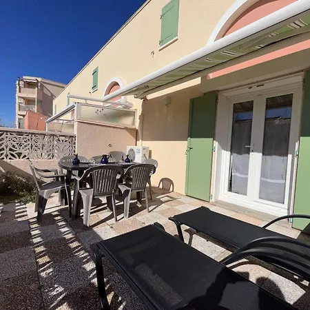 Holiday home Maison Climatisee A 2 Pas De La Avec Piscine Et Parking Prive, 6 Couchages - - Fr-1-229-486 *